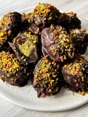 Dubai Kunafa Pistachio Chocolate Dates (21 Pieces | 16.01 oz / 1 lb / 454g)