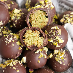 Dubai Kunafa Pistachio Chocolate Truffle (41 Pieces | 16.01 oz / 1 lb / 454g)